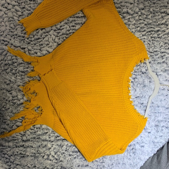 LF V Neck Cropped frayed yellow sweater - Picture 2 of 5